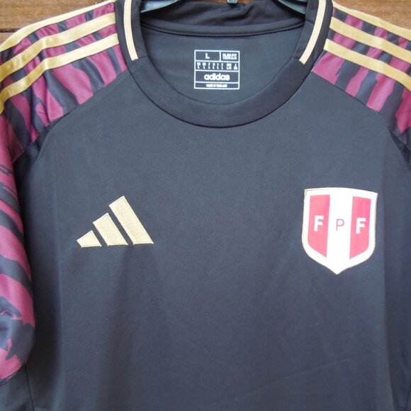 Peru National Team soccer jersey, large, adidas, 25/26 - Picture 2 of 7